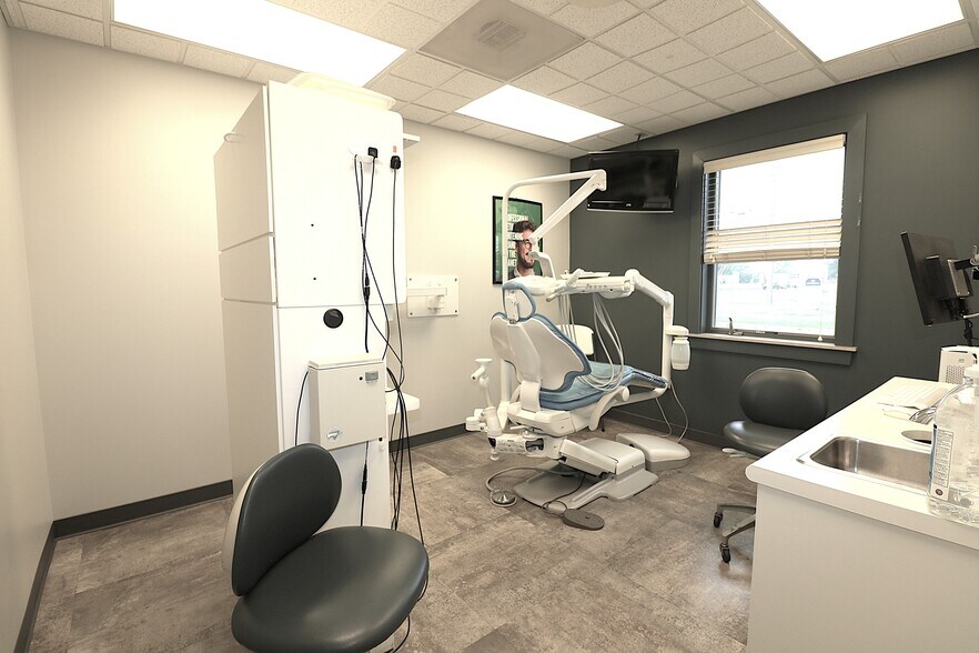 More Photos Of 136 N Ridge St, Monroeville Medical For Sale