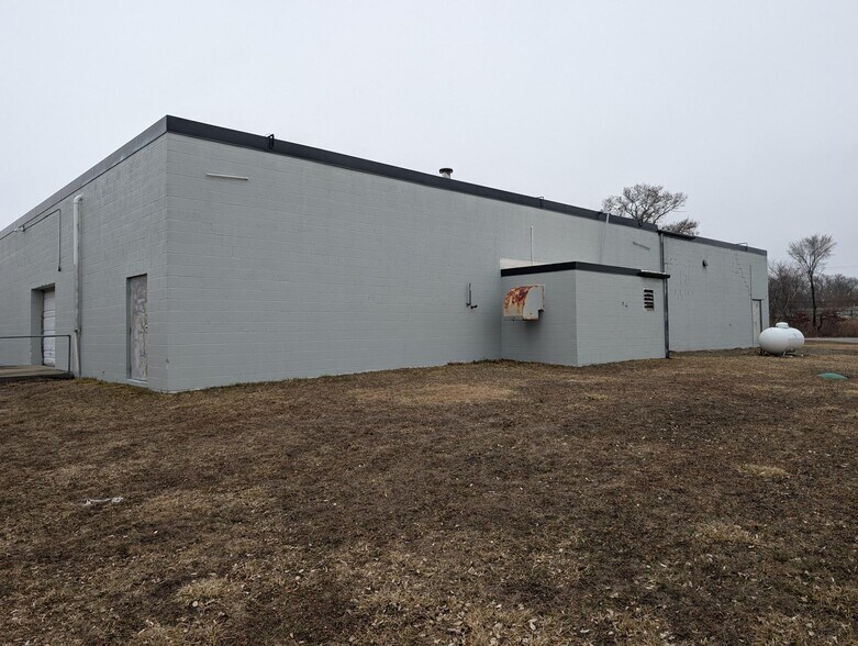 More Photos Of 32 Hollister Rd, Seekonk Specialty For Sale