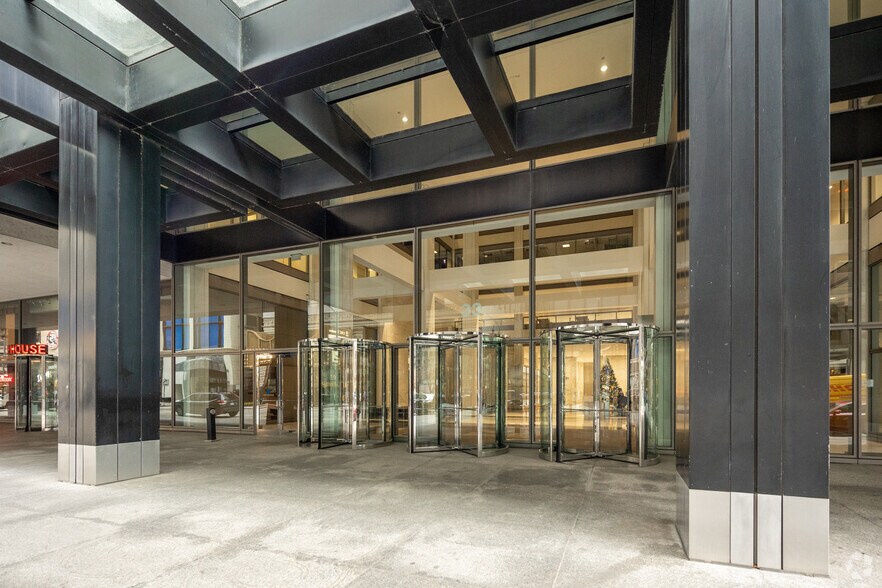 More Photos Of 33 W Monroe St, Chicago Office For Lease