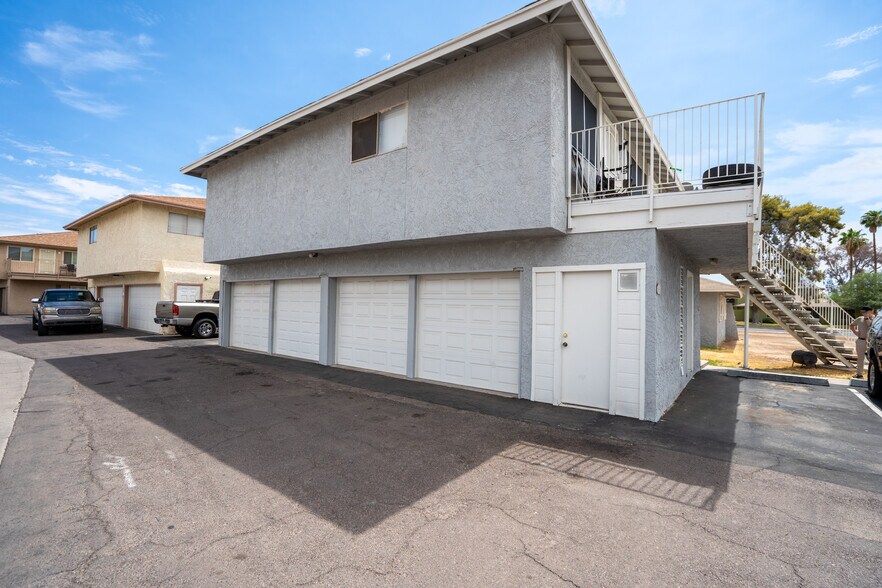 More Photos Of 8108 N 33rd Dr, Phoenix Multifamily For Sale