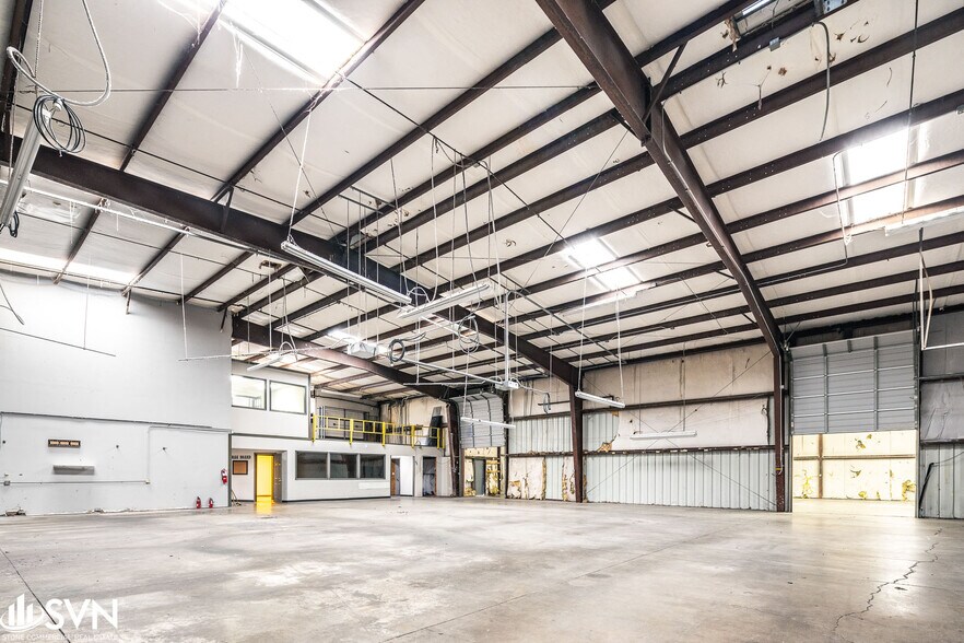More Photos Of 125 Macarthur Ct, Nicholasville Manufacturing For Lease