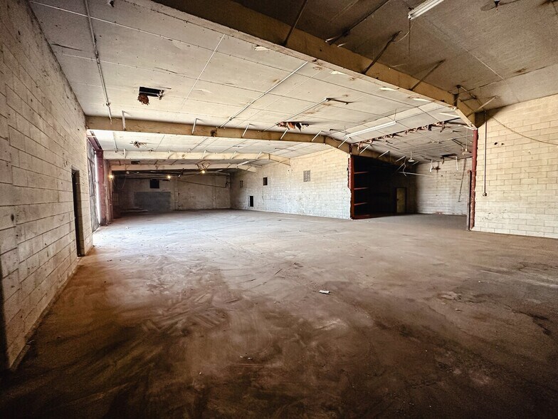 More Photos Of 512 Jones St, Gonzales Warehouse For Sale