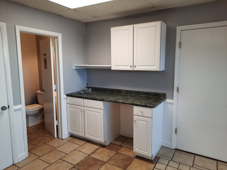 More Photos Of 603 J Clyde Morris Blvd, Newport News Medical For Lease