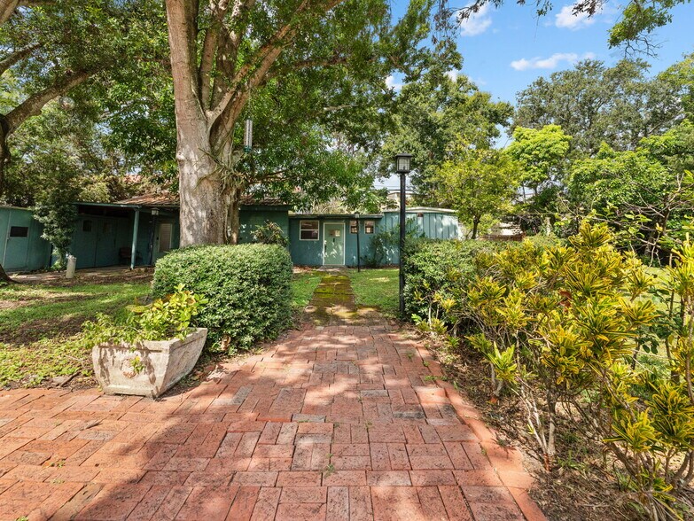 More Photos Of 200 66th St N, Saint Petersburg Office For Sale