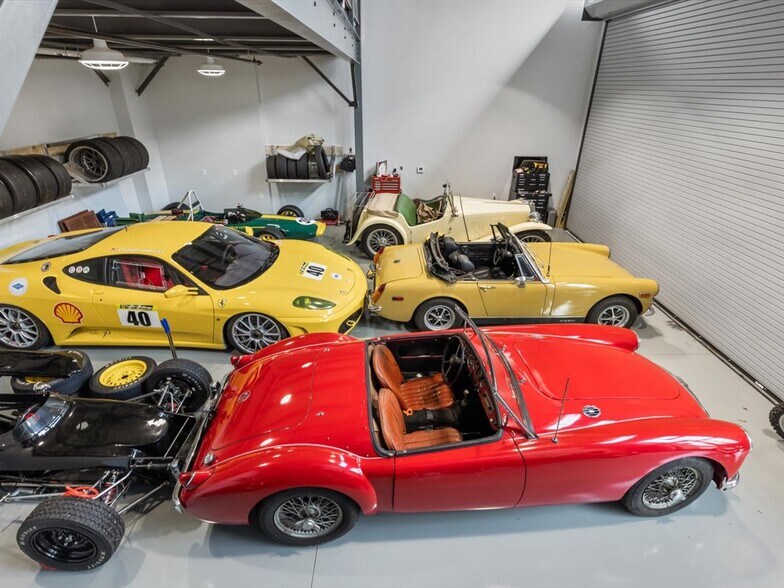 More Photos Of 6701 Dominion Garages Ave, Woodford Specialty For Sale