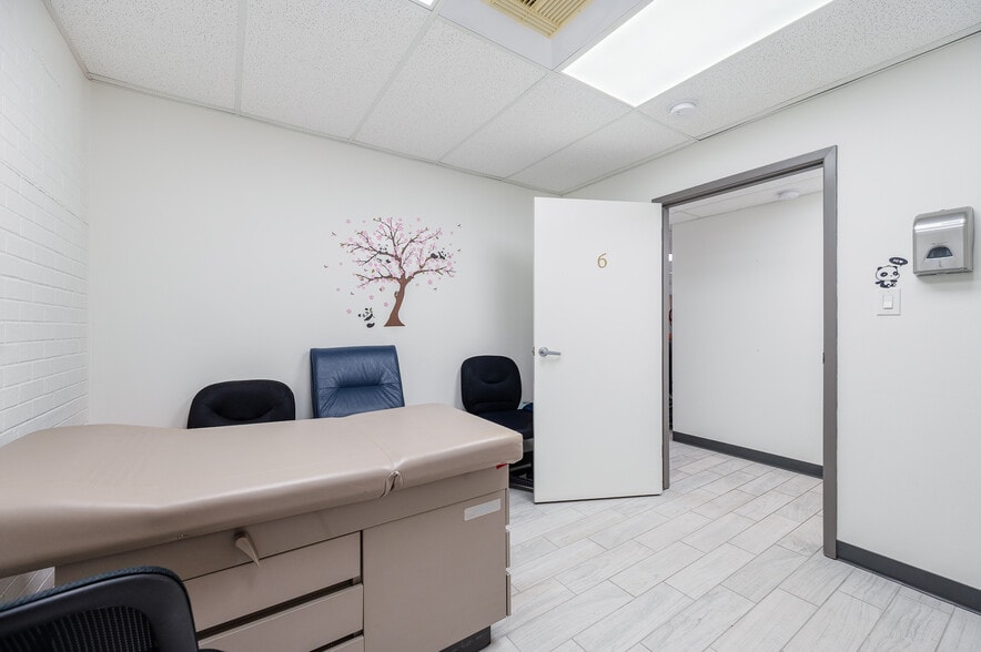 More Photos Of 3339 Fairview St, Pasadena Medical For Sale