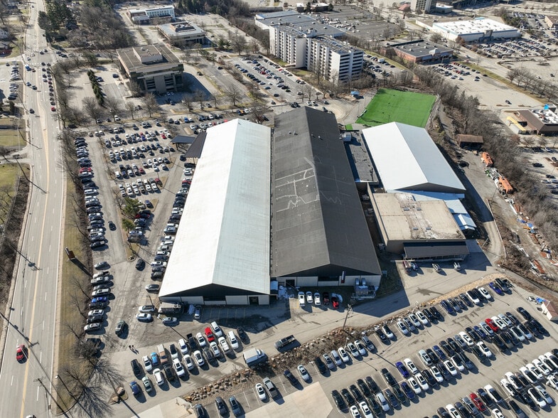 More Photos Of 1 Racquet Ln, Monroeville Sports And Entertainment For Lease