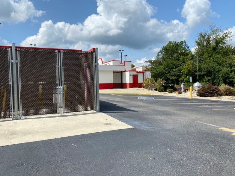 More Photos Of 3329 Rainbow Dr, Rainbow City Fast Food For Sale