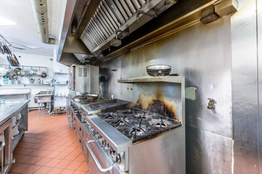 More Photos Of 858 W Lancaster Blvd, Lancaster Restaurant For Sale