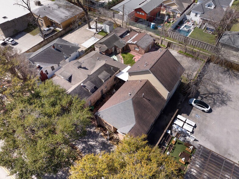 More Photos Of 1333-1335 Yale St, Houston General Retail For Sale