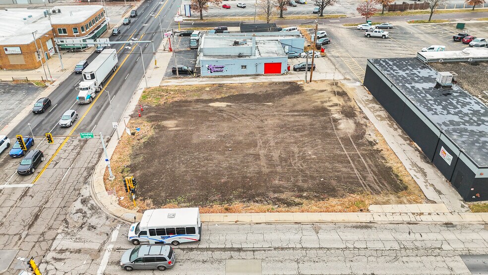 More Photos Of 401 S Neil St, Champaign Land For Lease