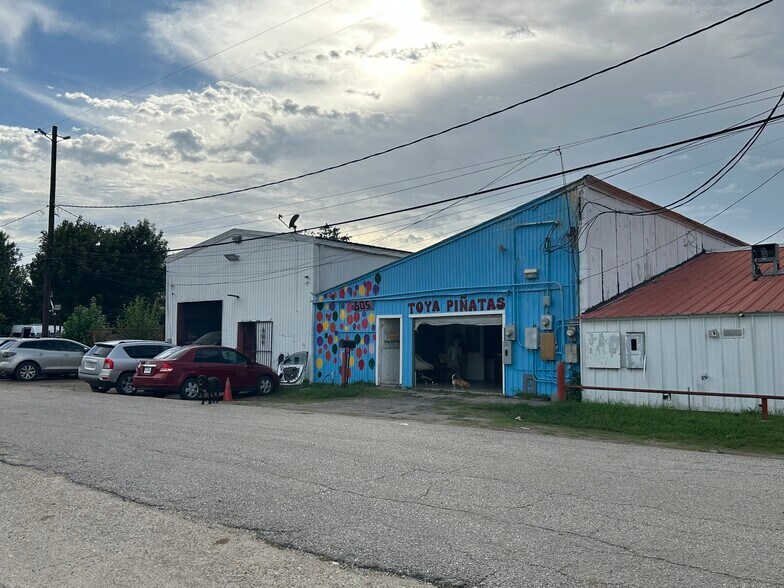 More Photos Of 506 Houston Blvd, South Houston General Retail For Sale