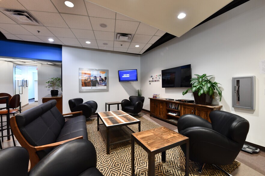 More Photos Of 1048 N 44th St, Phoenix Office For Lease