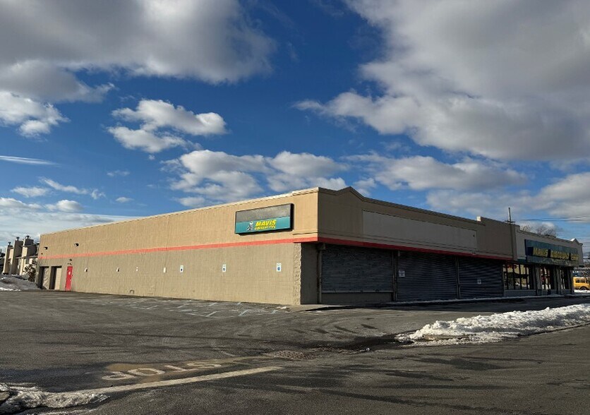 Primary Photo Of 2040-2060 Forest Ave, Staten Island Unknown For Lease