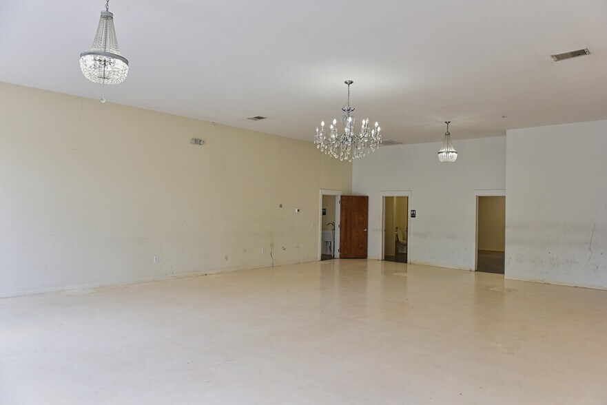 More Photos Of 359 Treeland Dr, Ladson Office For Lease