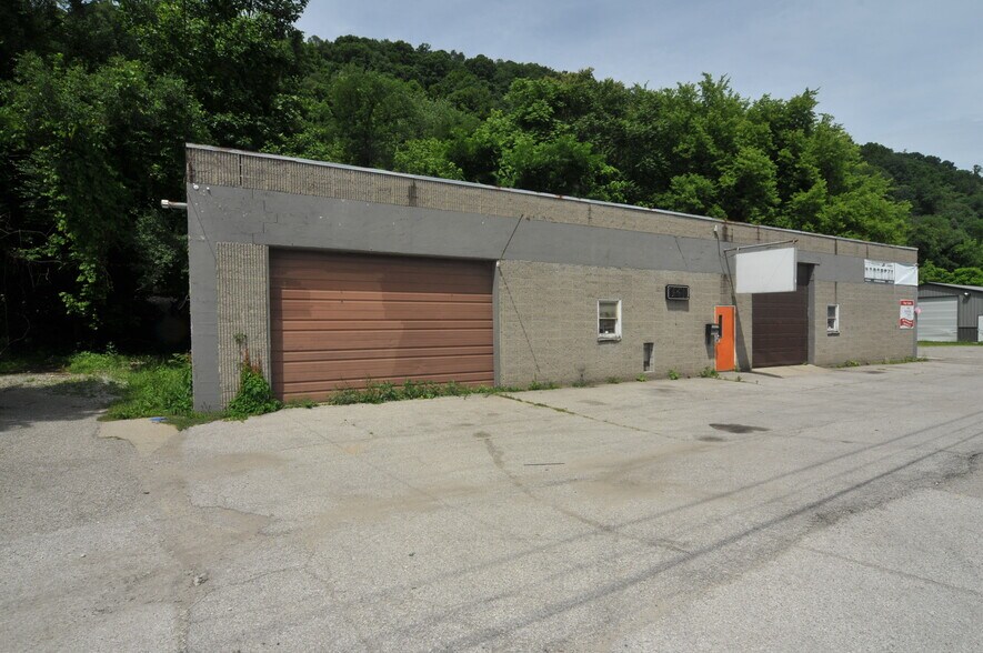 More Photos Of 8131 Maccorkle Ave, Charleston Auto Repair For Sale