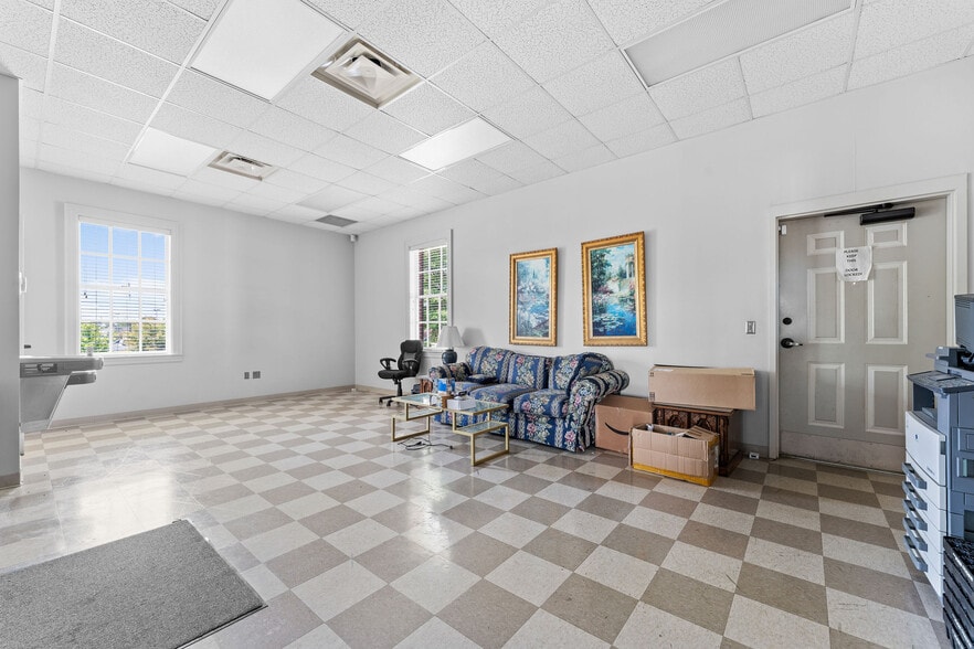 More Photos Of 8710 Hwy 69 S, Tuscaloosa Bank For Sale