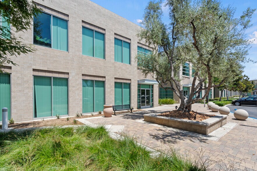 More Photos Of 8911 Research Dr, Irvine Office For Lease
