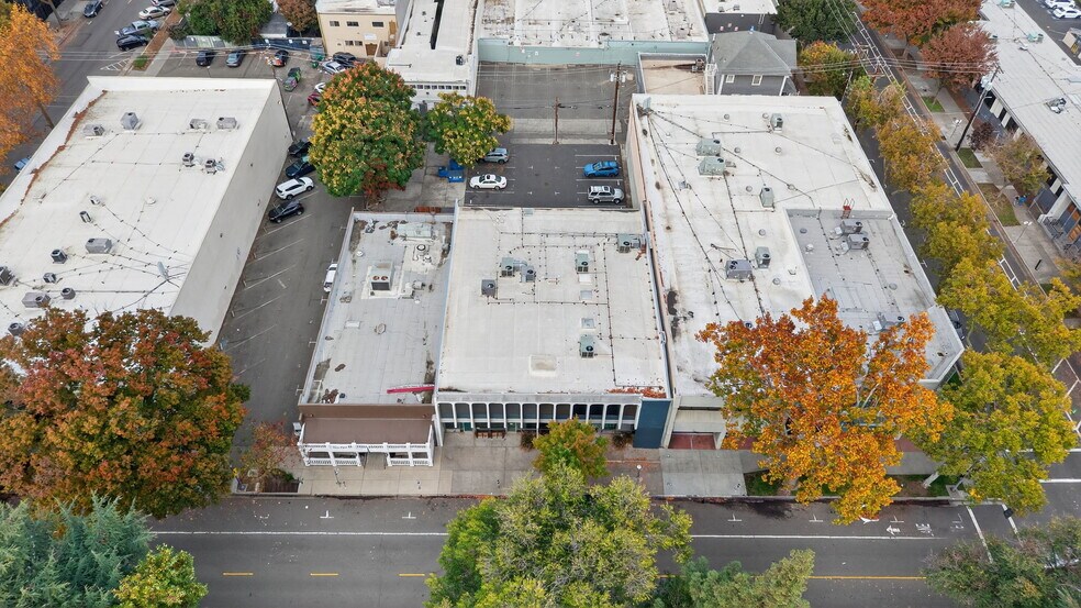 More Photos Of 1817-1819 K St, Sacramento Office For Sale