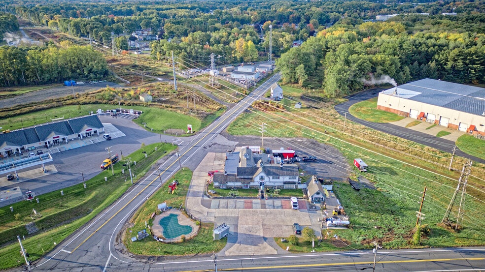 More Photos Of 671 Mariaville Rd, Schenectady Garden Center For Sale