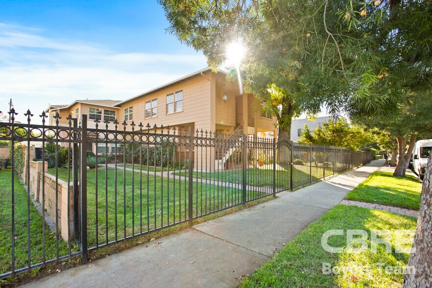 More Photos Of 6504 Woodley Ave, Van Nuys Apartments For Sale