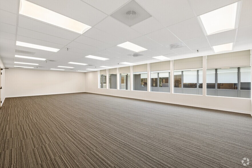 Photo of 2nd Floor Ste 831 Mitten, 205