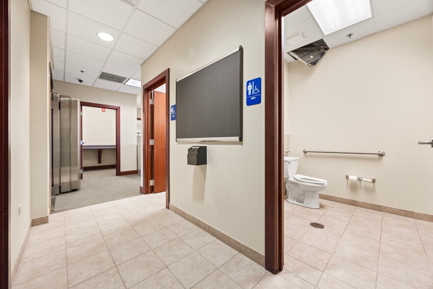 More Photos Of 430 E Mississippi Ave, Elwood Bank For Sale