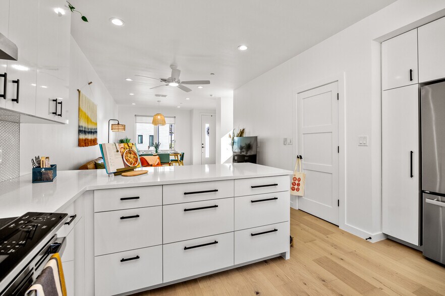 More Photos Of 1911 Dutton Dr, San Marcos Office Residential For Sale