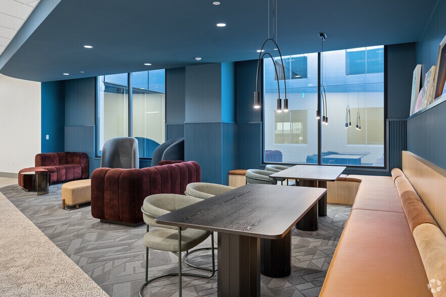 More Photos Of 3800 S J.B. Hunt Dr, Rogers Office For Lease