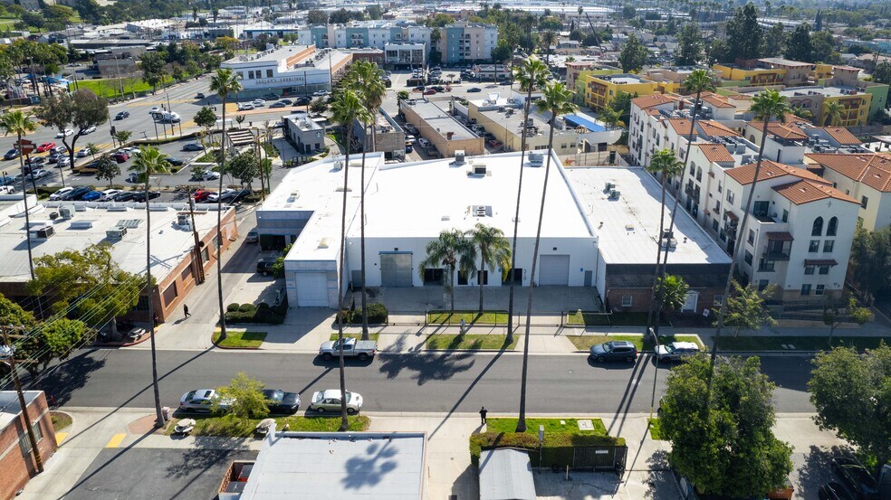 More Photos Of 316-318 Mira Loma Ave, Glendale Warehouse For Lease