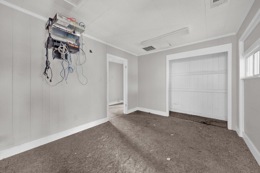 More Photos Of 5079 Old Summer Rd, Memphis General Retail For Sale