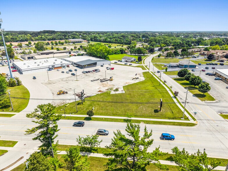More Photos Of 1019 Egg Harbor Rd, Sturgeon Bay General Retail For Lease