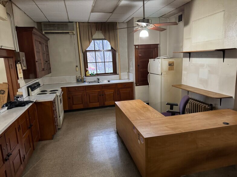 More Photos Of 315 Old Harrisburg pike, Landisville General Retail For Lease