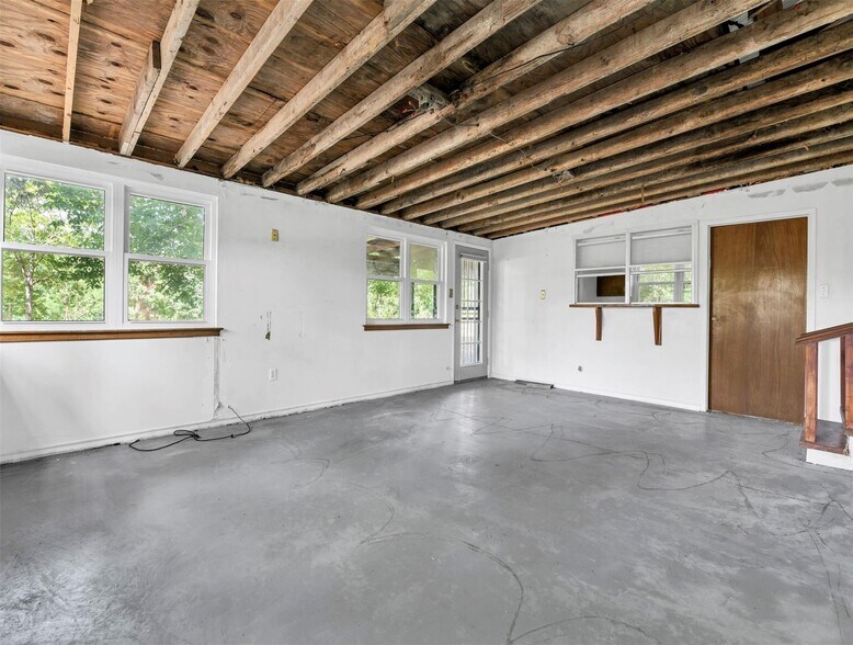 More Photos Of 11304 Fostoria Rd, Cleveland Land For Sale