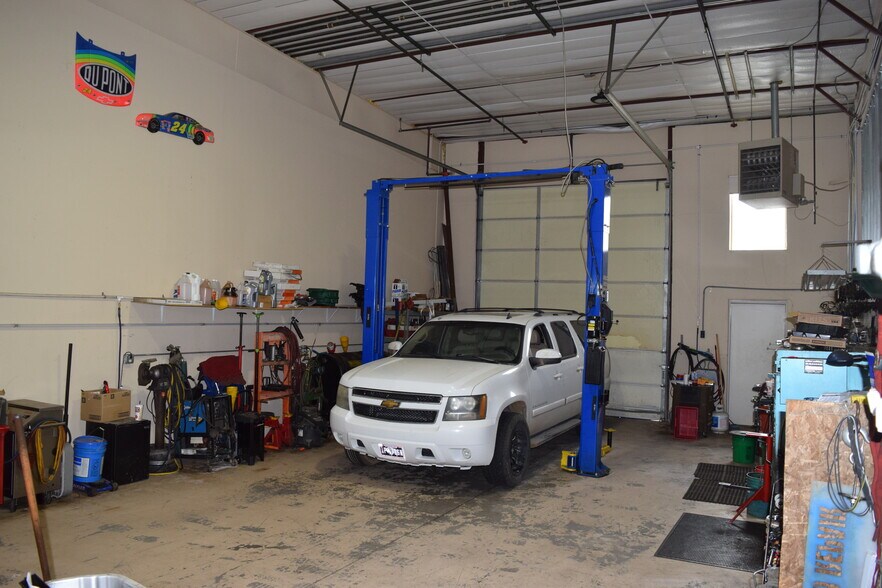More Photos Of 520-536 W 66th St, Loveland Light Manufacturing For Sale