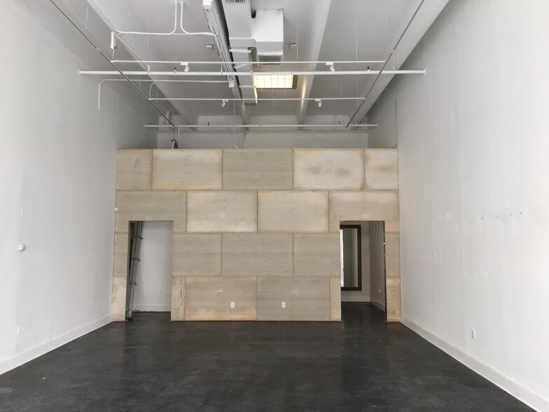 More Photos Of 1784 West Ave, Miami Beach General Retail For Lease