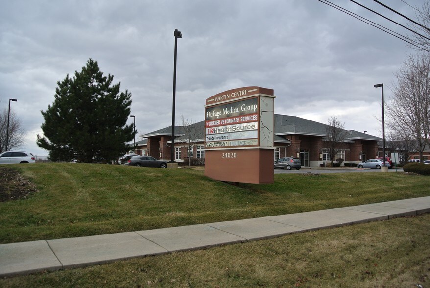 More Photos Of 24020 W Riverwalk Ct, Plainfield Medical For Sale