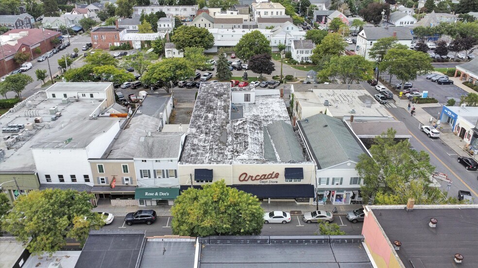 More Photos Of 14 Front St, Greenport Freestanding For Sale