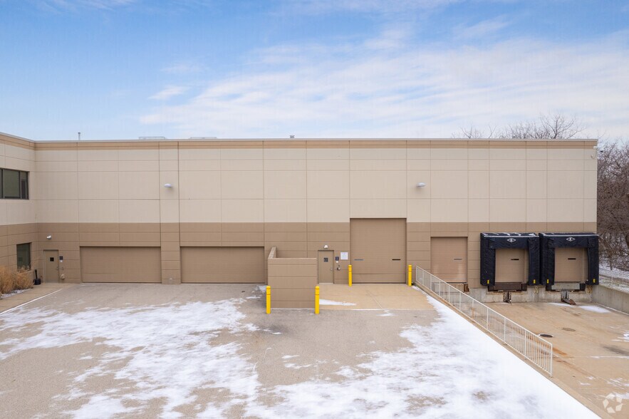 More Photos Of 2200 Millbrook Dr, Buffalo Grove Flex For Lease