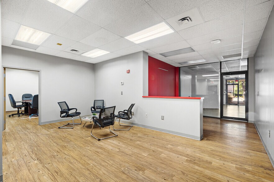 More Photos Of 981 NW Howell Mill Rd, Atlanta Unknown For Lease