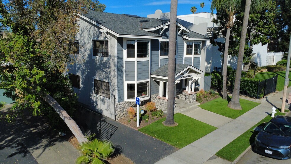 More Photos Of 207 W 20th St, Santa Ana Office For Sale