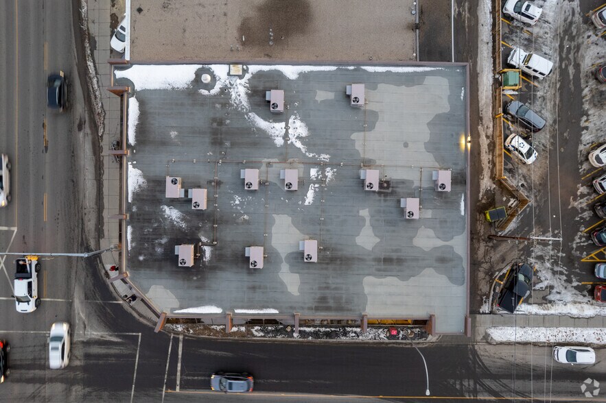 More Photos Of 1217 Centre St NW, Calgary Office For Lease