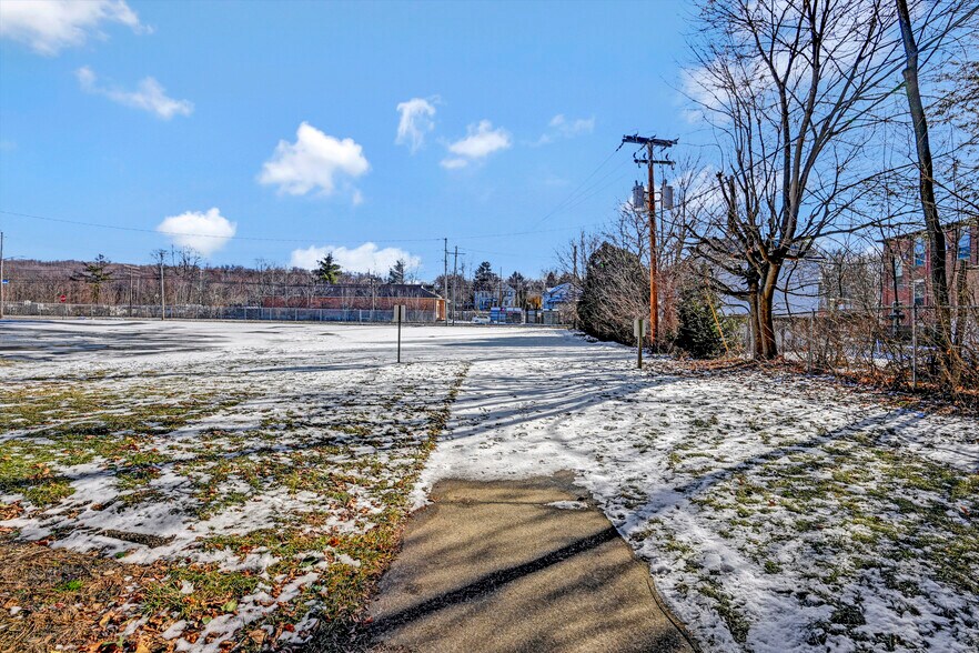 More Photos Of 301 Delaware Ave, Olyphant Office For Sale