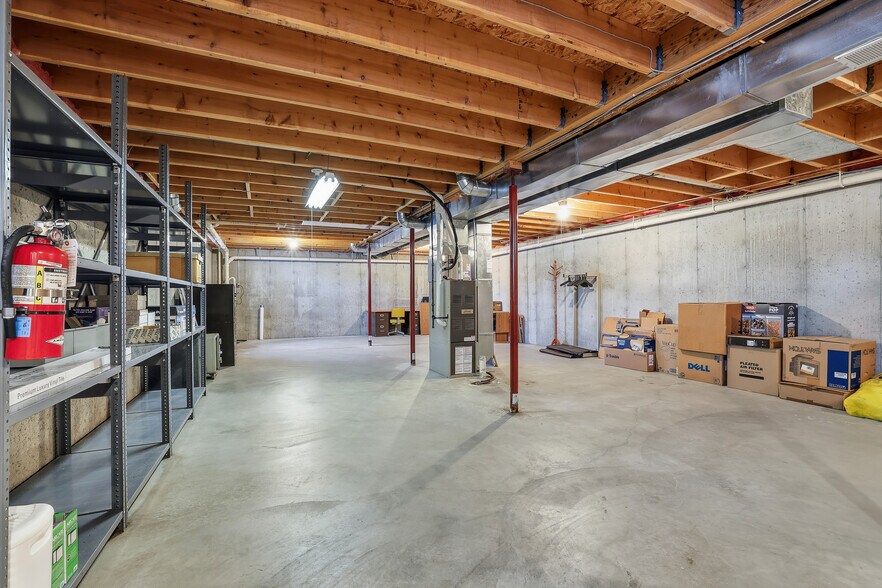 More Photos Of 5500 Prairie Dr, Plover Flex For Sale