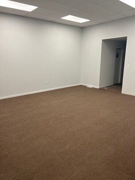 More Photos Of 337 2nd, Dodge Storefront Retail Office For Sale