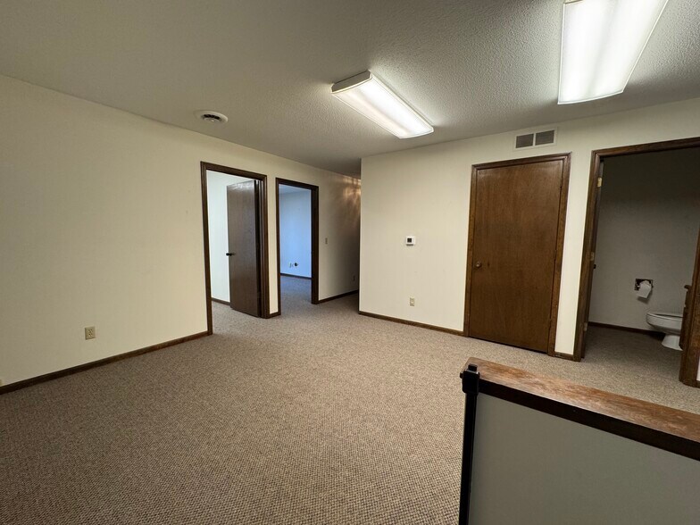 More Photos Of 3110 Mallard Cove Ln, Fort Wayne Office Residential For Lease