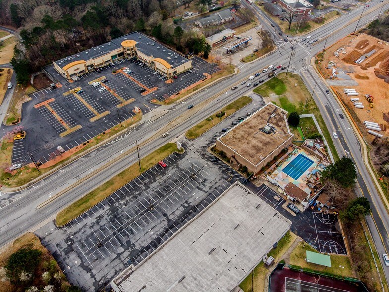 More Photos Of 754 Beaver Ruin Rd NW, Lilburn Freestanding For Lease