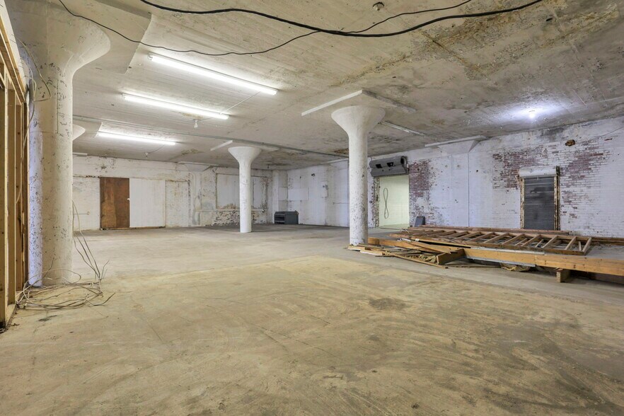 More Photos Of 435 N Elizabeth St, Lima Warehouse For Sale