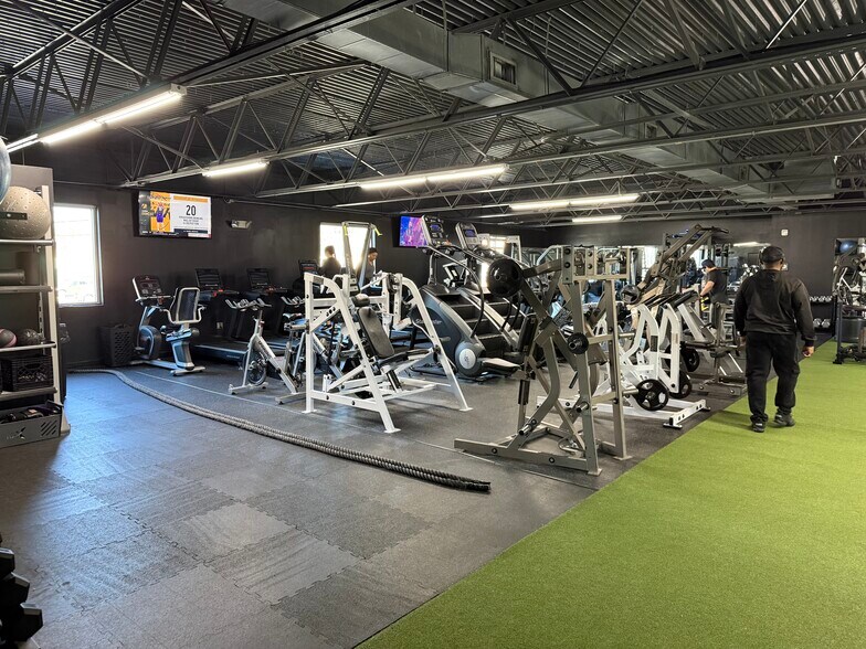 More Photos Of 600 Laurens Rd, Greenville Storefront Retail Office For Lease