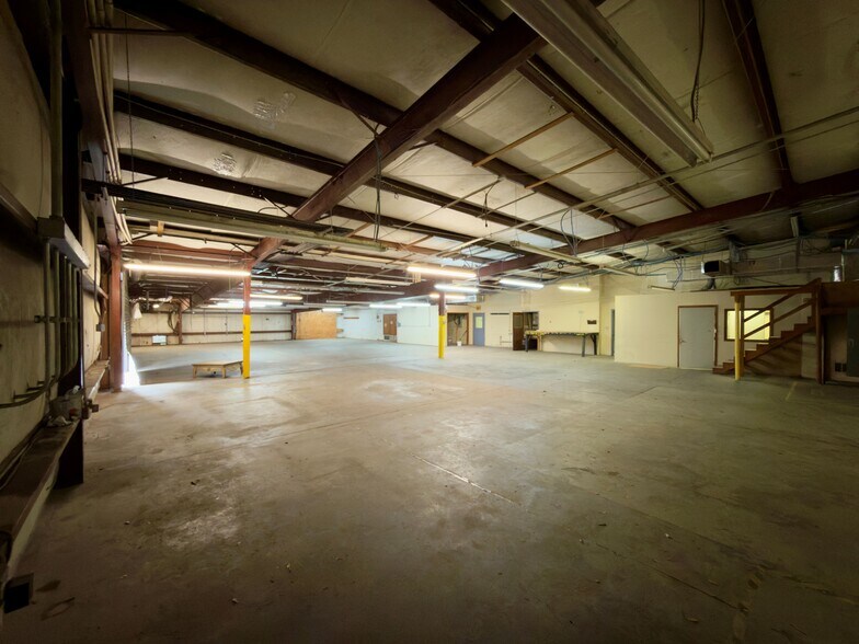 More Photos Of 3885 N Palafox Hwy, Pensacola Warehouse For Sale